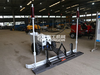 客戶廠房施工，小型激光整平機(jī)助“一臂之力”